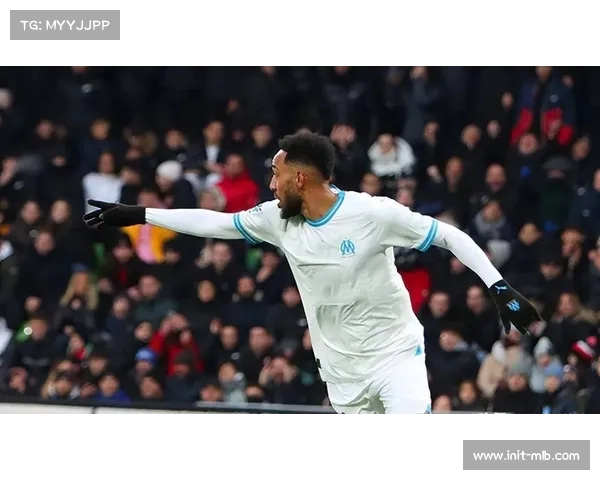 马赛进攻火力法甲最强，里尔防守稳健矛盾对决