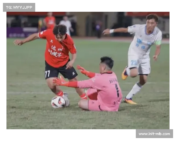 足球裁判心理压力：VAR时代判罚准确性提升代价